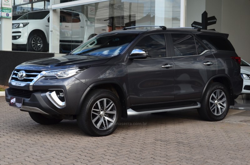 hilux sw4 2.8 srx 4x4 7 lugares 16v turbo intercooler diesel 4p automatico 2019 caxias do sul