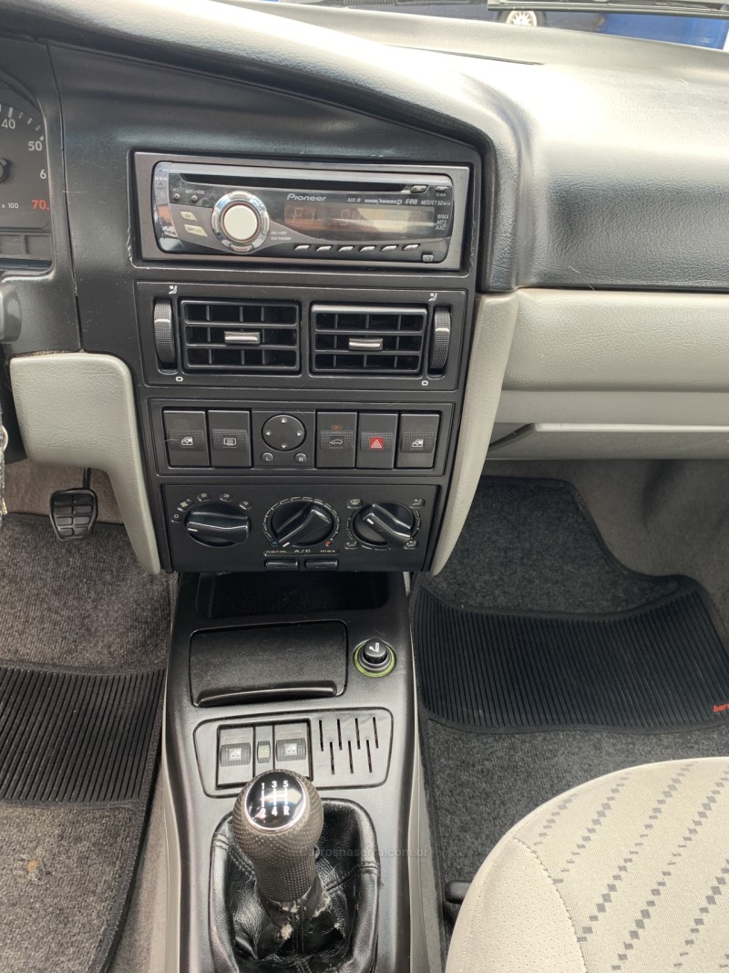 SANTANA 2.0 MI 8V GASOLINA 4P MANUAL - 2003 - CAXIAS DO SUL