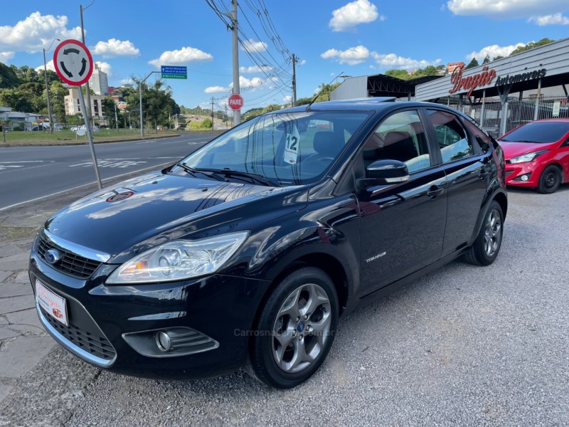 focus 2.0 titanium hatch 16v flex 4p manual 2012 caxias do sul