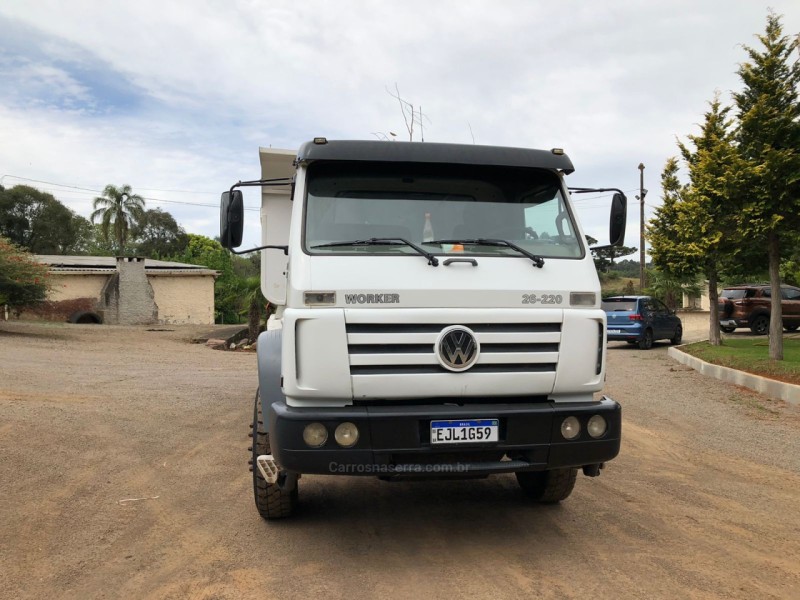 26 220 6x4 2009 garibaldi