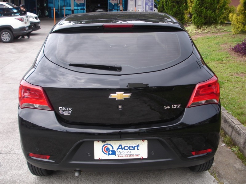 ONIX 1.4 MPFI LTZ 8V FLEX 4P MANUAL - 2018 - CAXIAS DO SUL