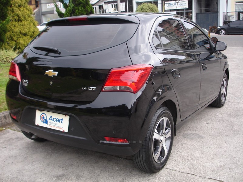 ONIX 1.4 MPFI LTZ 8V FLEX 4P MANUAL - 2018 - CAXIAS DO SUL