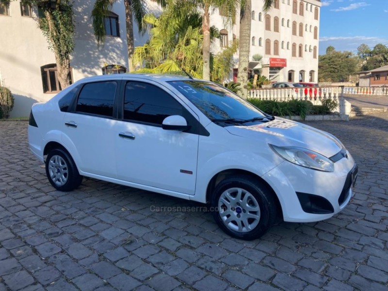 FIESTA 1.6 MPI CLASS SEDAN 8V FLEX 4P MANUAL - 2013 - CAXIAS DO SUL