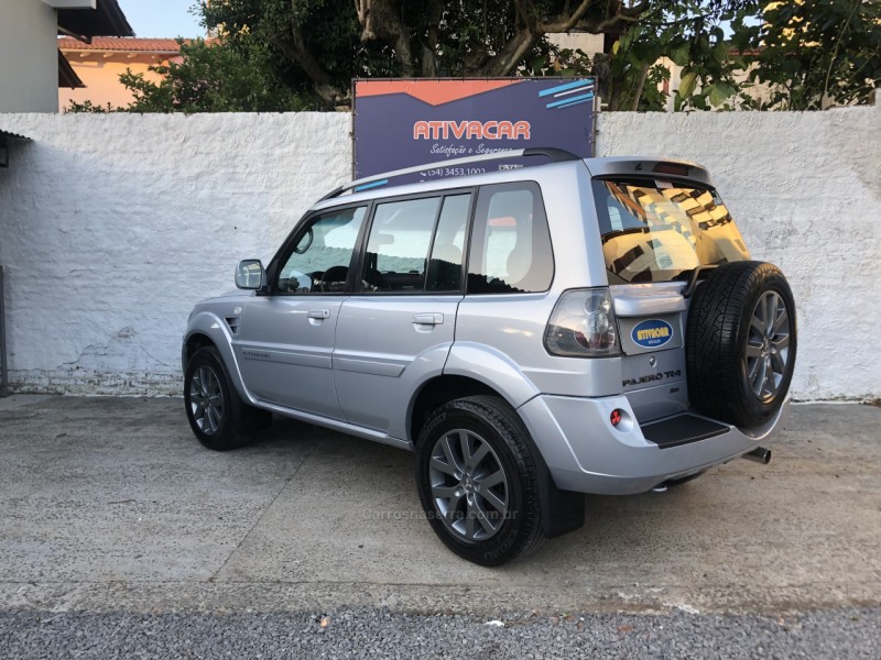 PAJERO TR4 2.0 4X2 16V 140CV FLEX 4P AUTOMÁTICO - 2013 - BENTO GONçALVES