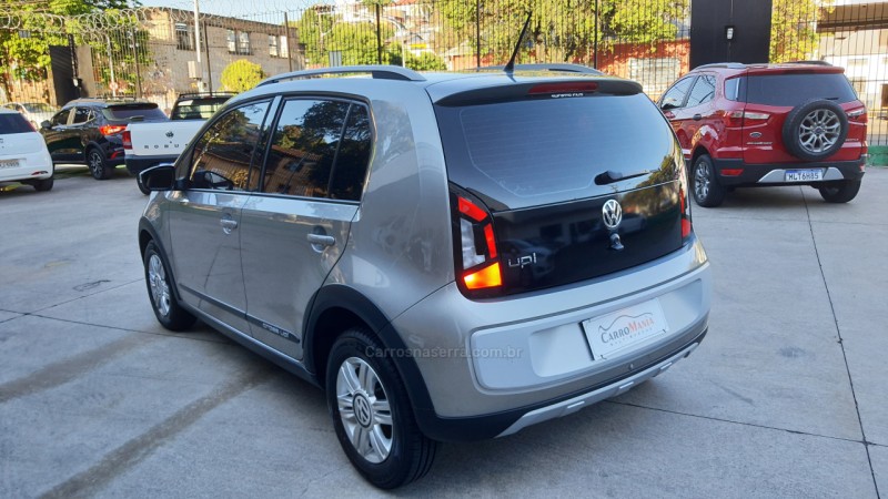 UP 1.0 CROSS T.FLEX 12V 4P MANUAL - 2017 - CAXIAS DO SUL