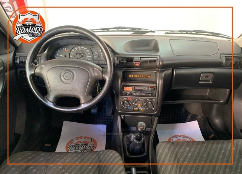 ASTRA 2.0 MPFI GLS 8V GASOLINA 4P MANUAL - 1995 - VACARIA