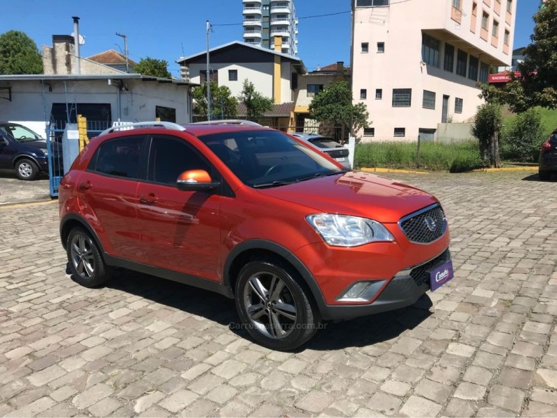 korando 2.0 gls 4x4 16v turbo diesel 4p automatico 2012 farroupilha