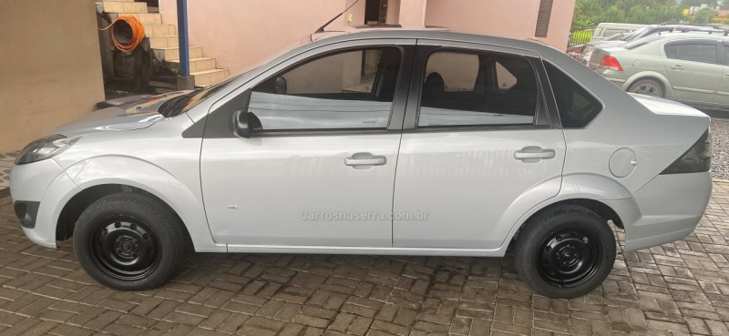 FIESTA 1.0 MPI PERSONNALITÉ SEDAN GASOLINA 4P MANUAL - 2013 - NOVA HARTZ