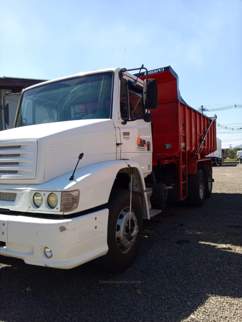 l 1620 3 eixos 1999 portao