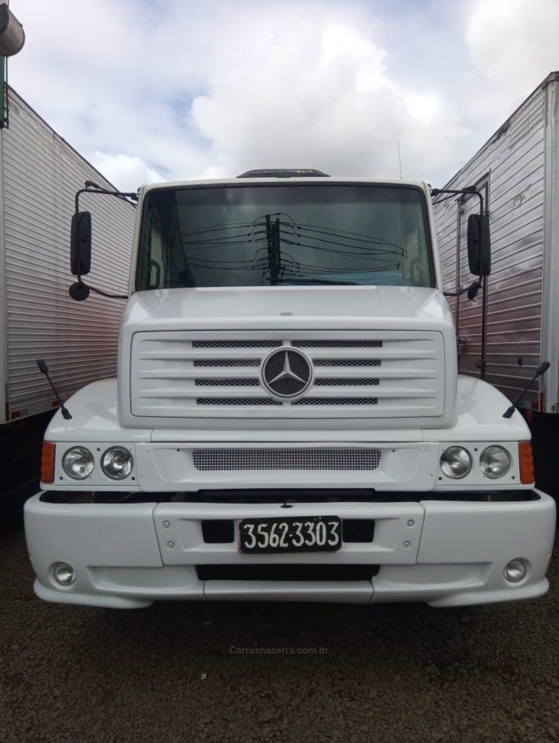 L-1620 3 EIXOS - 1999 - PORTãO