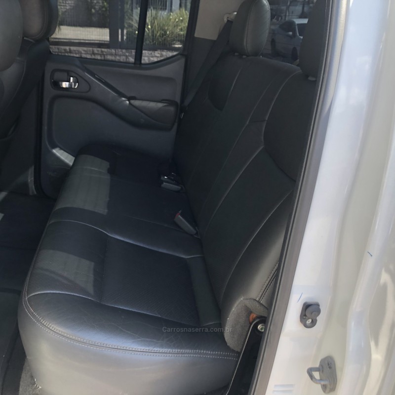 FRONTIER 2.5 SL 4X4 CD TURBO ELETRONIC DIESEL 4P AUTOMÁTICO - 2014 - GUAPORé
