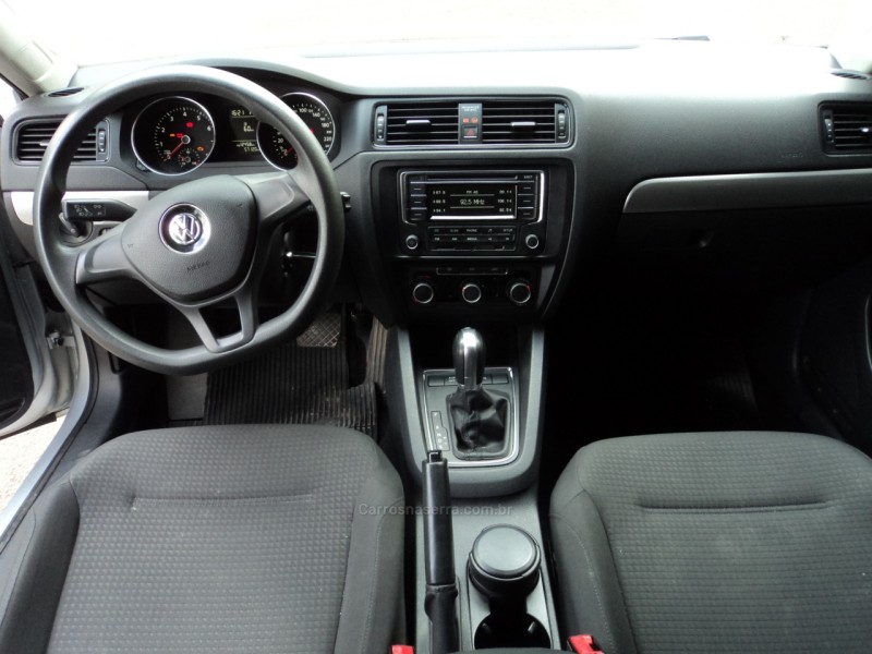 JETTA 2.0 TRENDLINE FLEX 4P TIPTRONIC - 2015 - CARLOS BARBOSA