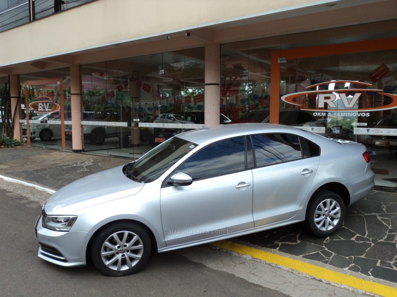 JETTA 2.0 TRENDLINE FLEX 4P TIPTRONIC - 2015 - CARLOS BARBOSA