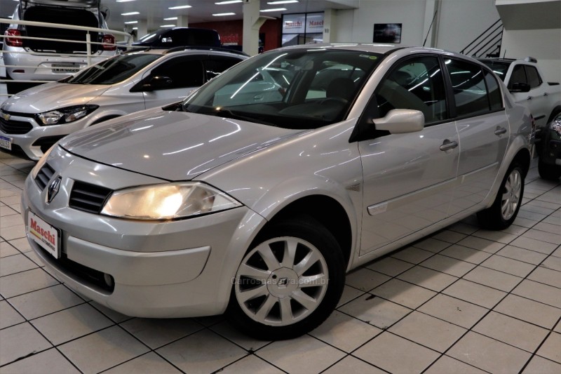 megane 2.0 dynamique sedan 16v gasolina 4p automatico 2011 caxias do sul