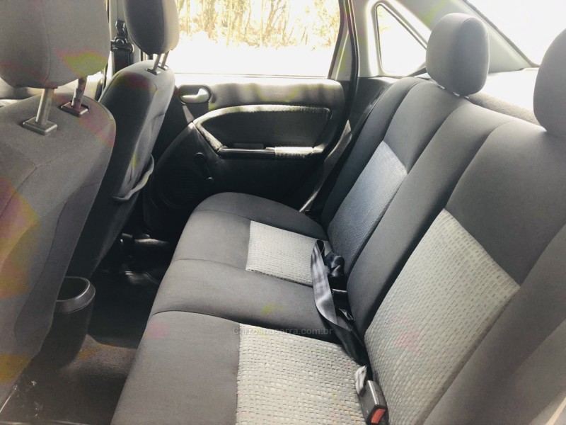 FIESTA 1.6 ROCAM SE SEDAN 8V FLEX 4P MANUAL - 2014 - NOVA PETRóPOLIS