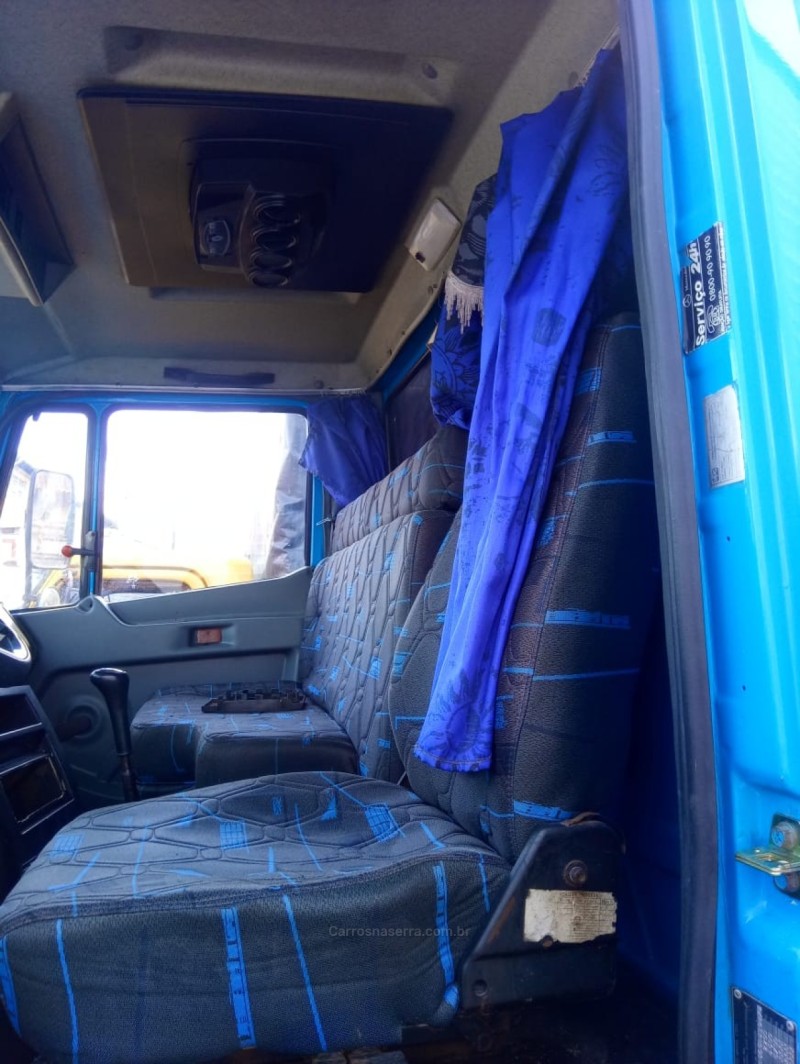 710  - 2005 - PORTãO