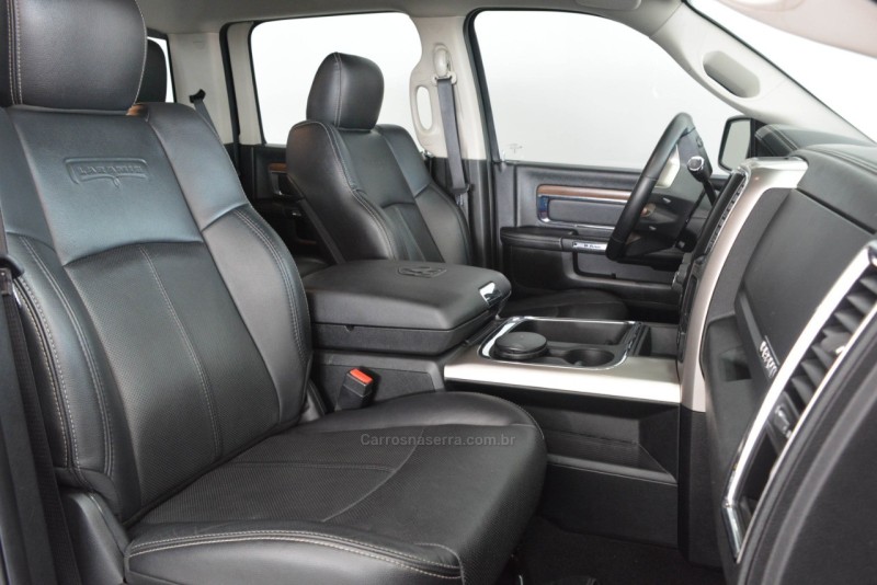 RAM 6.7 2500 LARAMIE 4X4 CD I6 TURBO DIESEL 4P AUTOMÁTICO - 2018 - FARROUPILHA