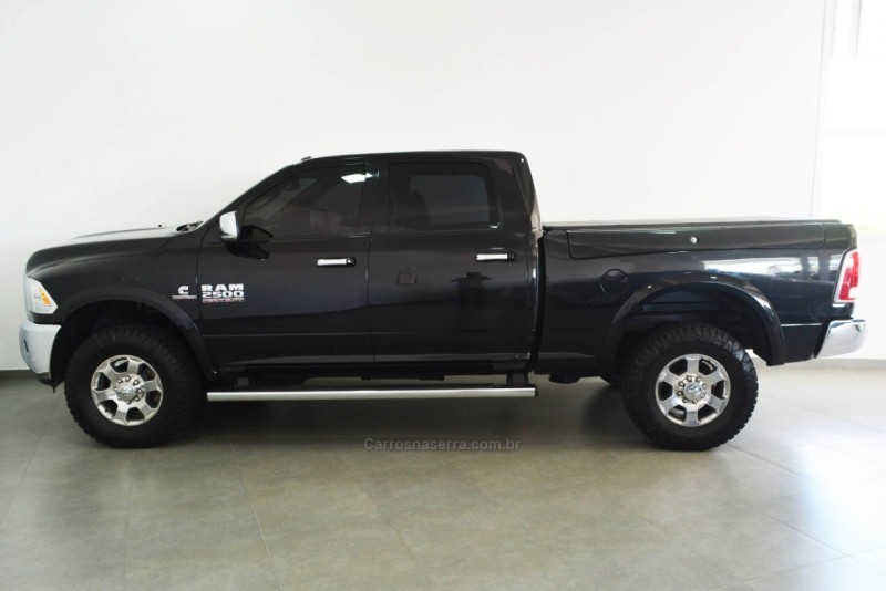 RAM 6.7 2500 LARAMIE 4X4 CD I6 TURBO DIESEL 4P AUTOMÁTICO - 2018 - FARROUPILHA