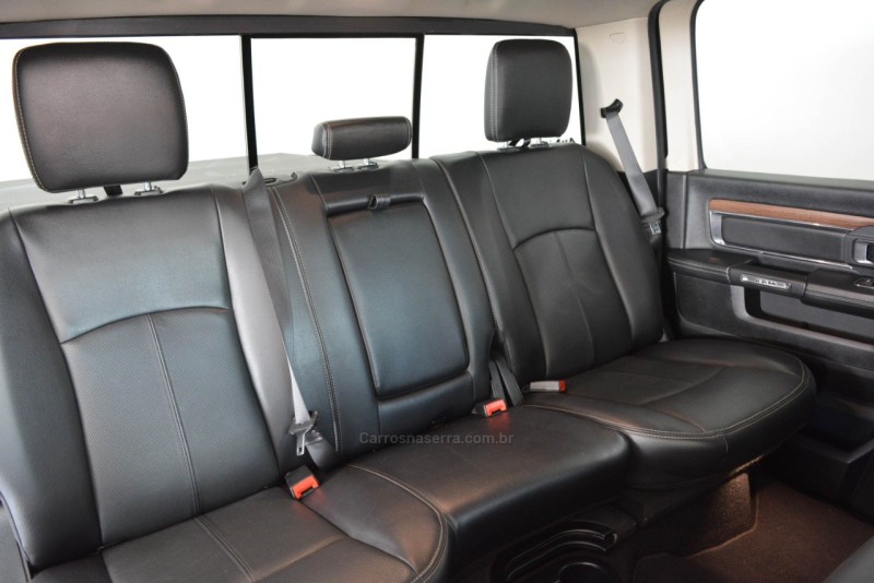 RAM 6.7 2500 LARAMIE 4X4 CD I6 TURBO DIESEL 4P AUTOMÁTICO - 2018 - FARROUPILHA