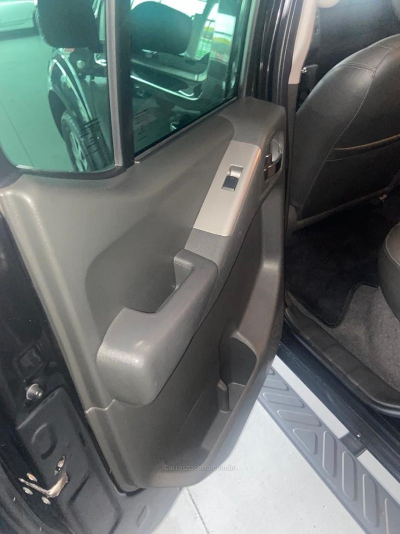 FRONTIER 2.5 SL 4X4 CD TURBO ELETRONIC DIESEL 4P AUTOMÁTICO - 2015 - CAXIAS DO SUL