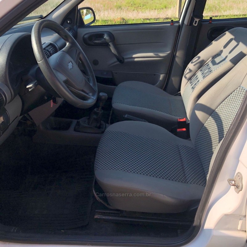 CLASSIC 1.0 MPFI VHCE 8V FLEX 4P MANUAL - 2010 - PAROBé