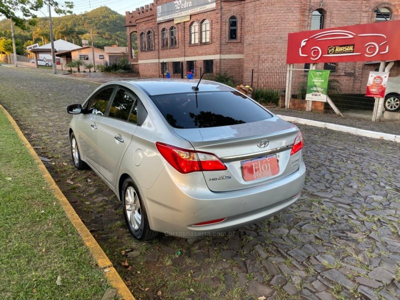 HB20S 1.6 PREMIUM 16V FLEX 4P AUTOMÁTICO - 2015 - DOIS IRMãOS