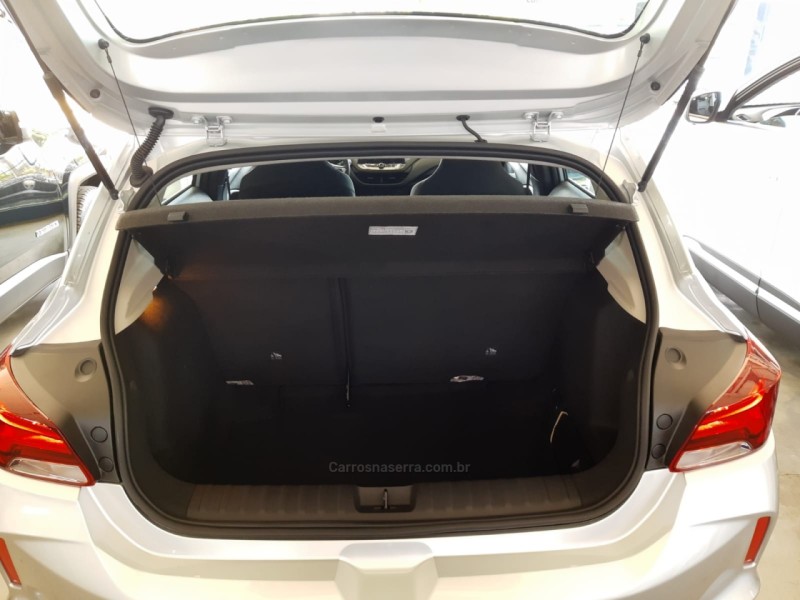 ONIX 1.0 12V FLEX 4P MANUAL - 2023 - VACARIA