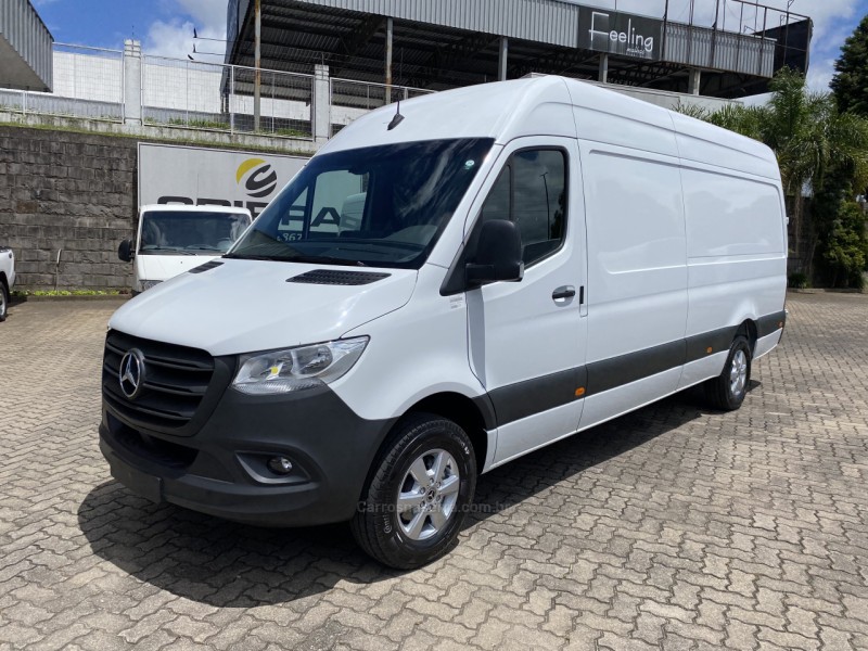 SPRINTER 2.2 CHASSI 416 FURGÃO EL TA DIESEL 2P MANUAL - 2022 - FARROUPILHA