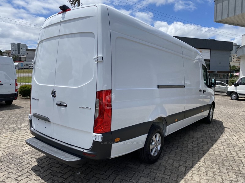 SPRINTER 2.2 CHASSI 416 FURGÃO EL TA DIESEL 2P MANUAL - 2022 - FARROUPILHA