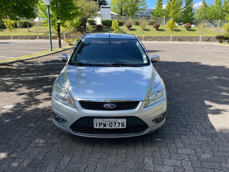focus 2.0 glx sedan 16v flex 4p manual 2009 caxias do sul