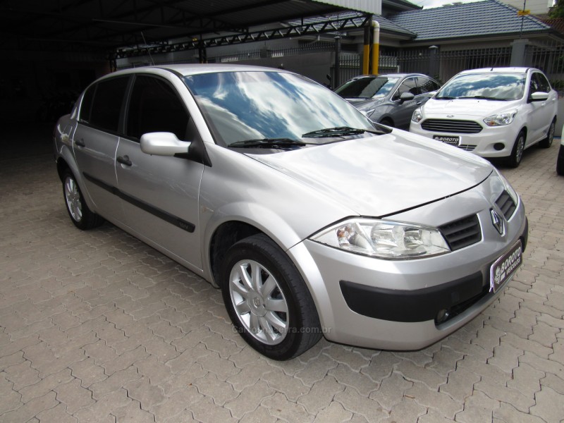 MÉGANE 1.6 EXPRESSION 16V FLEX 4P MANUAL - 2011 - BENTO GONçALVES