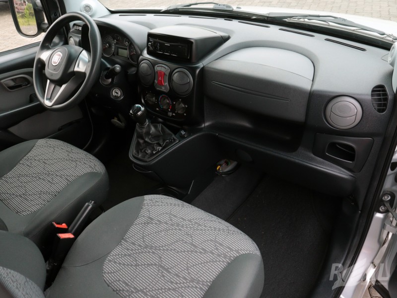 DOBLÓ 1.8 MPI ESSENCE 16V FLEX 7P MANUAL - 2020 - SAPIRANGA