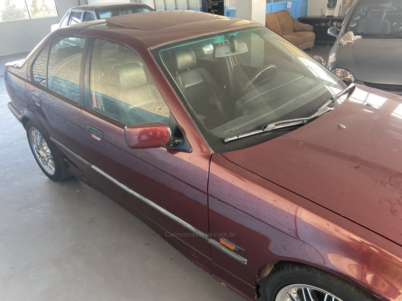 328I 2.8 SEDAN 24V GASOLINA 4P AUTOMÁTICO - 1996 - CAXIAS DO SUL