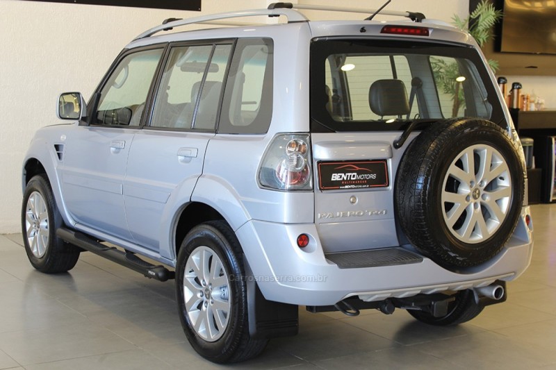 PAJERO TR4 2.0 4X4 16V 140CV FLEX 4P MANUAL - 2010 - BENTO GONçALVES