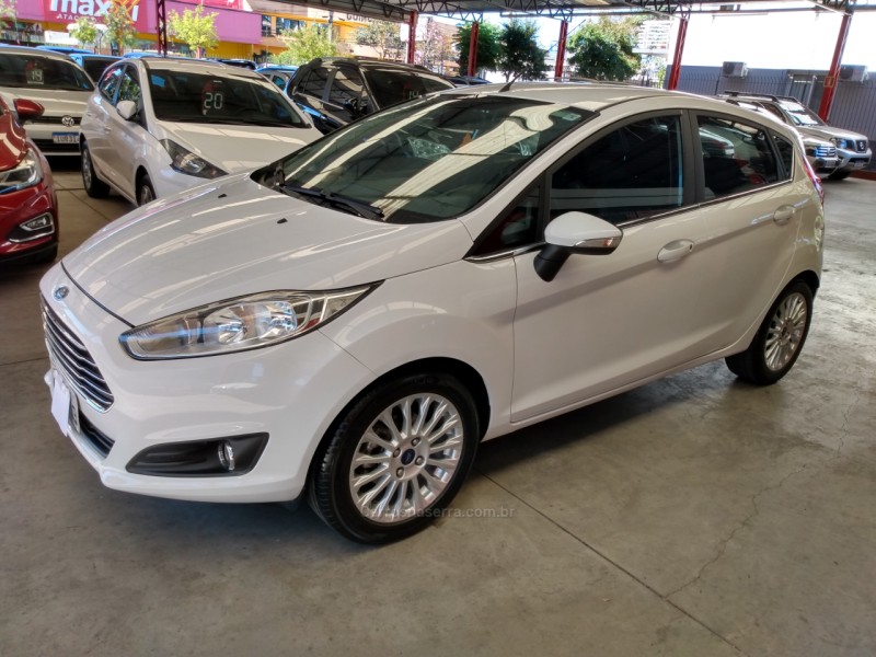 fiesta 1.6 titanium hatch 16v flex 4p manual 2015 caxias do sul