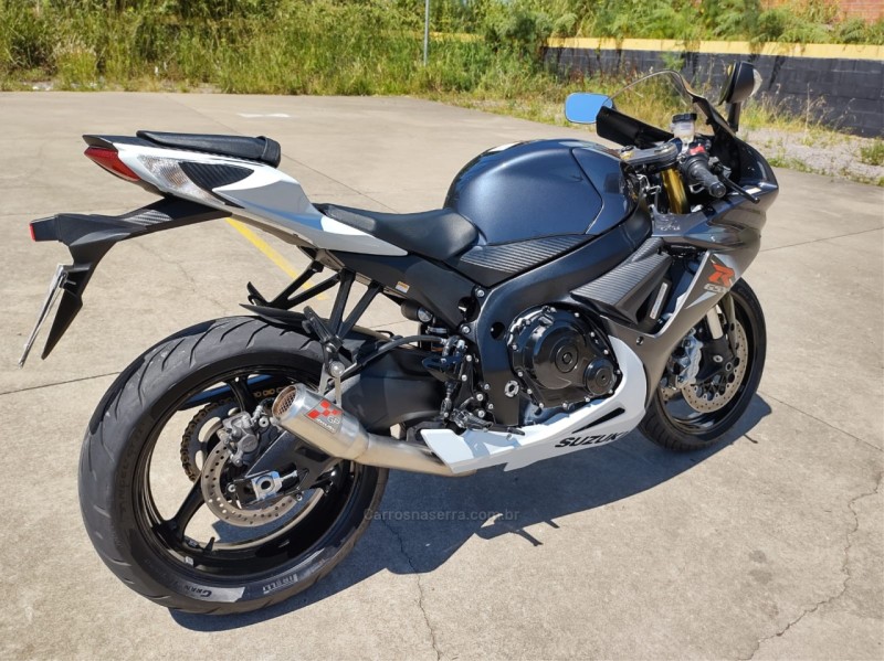 GSX R750 SRAD - 2016 - BENTO GONçALVES