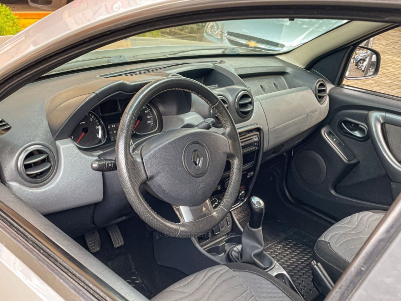 DUSTER 1.6 DYNAMIQUE 4X2 16V FLEX 4P MANUAL - 2014 - CANELA