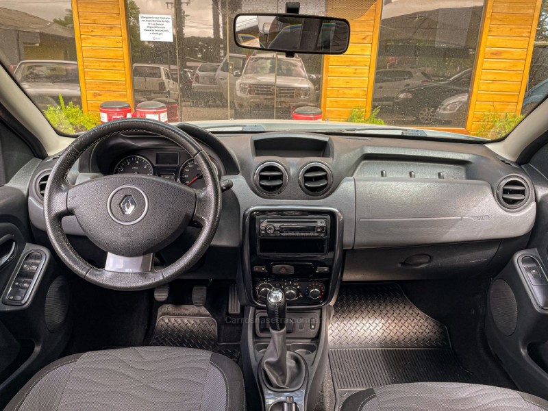 DUSTER 1.6 DYNAMIQUE 4X2 16V FLEX 4P MANUAL - 2014 - CANELA
