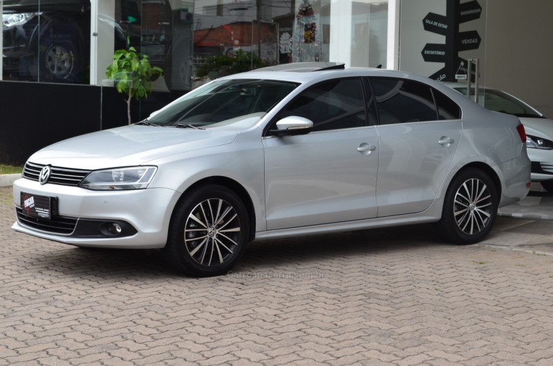 jetta 2.0 tsi highline 200cv gasolina 4p tiptronic 2013 caxias do sul