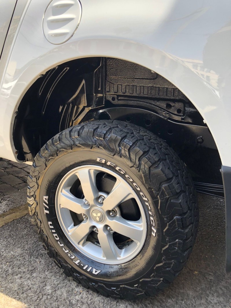 L200 TRITON 3.2 GLX 4X4 CD 16V TURBO INTERCOLER DIESEL 4P MANUAL - 2017 - GARIBALDI