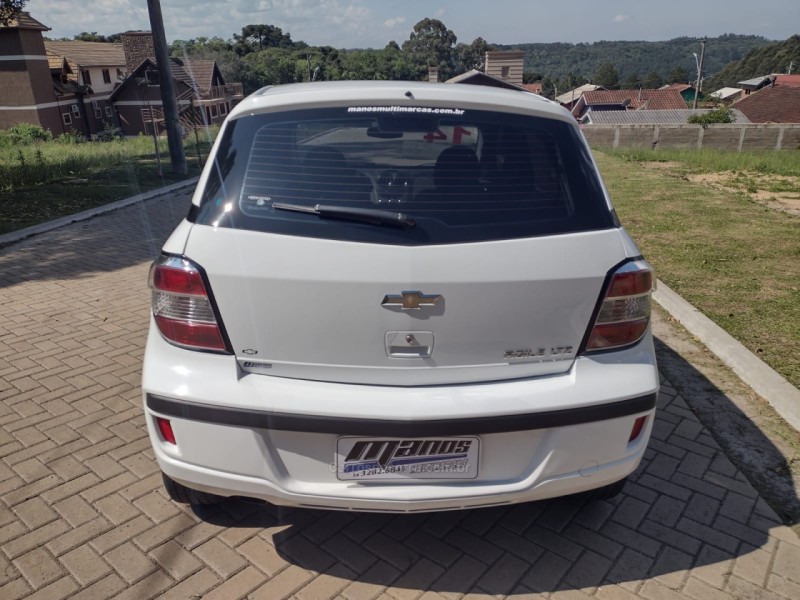 AGILE 1.4 MPFI LTZ 8V FLEX 4P MANUAL - 2014 - CANELA