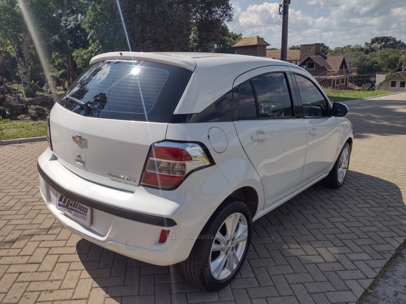 AGILE 1.4 MPFI LTZ 8V FLEX 4P MANUAL - 2014 - CANELA
