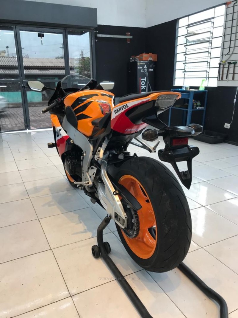 CBR 1000RR REPSOL - 2011 - CAXIAS DO SUL