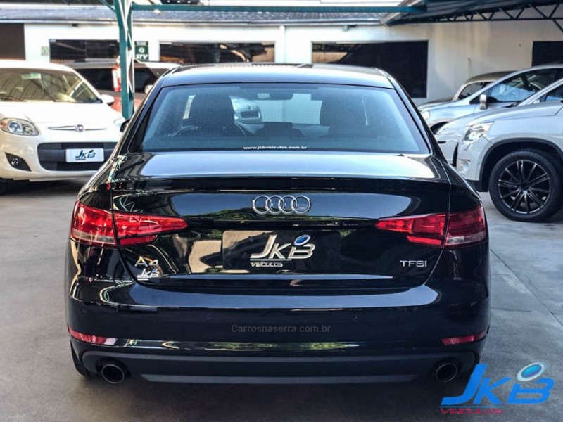 A4 2.0 TFSI ATTRACTION GASOLINA 4P S TRONIC - 2018 - NOVO HAMBURGO
