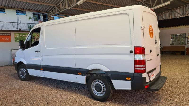 SPRINTER 2.2 415 CDI FURGÃO 14 BI-TURBO DIESEL MANUAL - 2019 - GARIBALDI