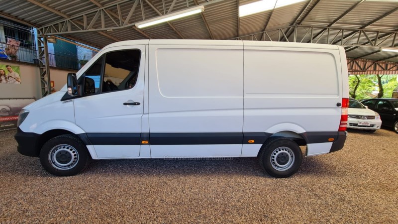 SPRINTER 2.2 415 CDI FURGÃO 14 BI-TURBO DIESEL MANUAL - 2019 - GARIBALDI