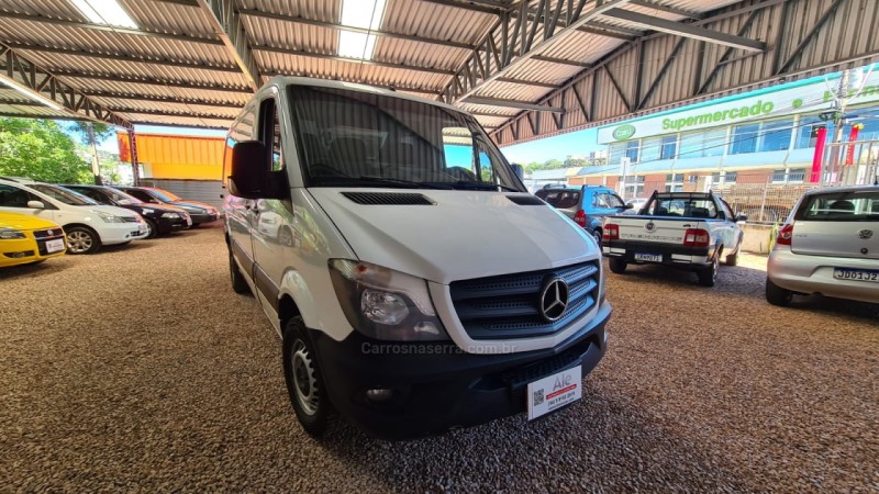 SPRINTER 2.2 415 CDI FURGÃO 14 BI-TURBO DIESEL MANUAL - 2019 - GARIBALDI