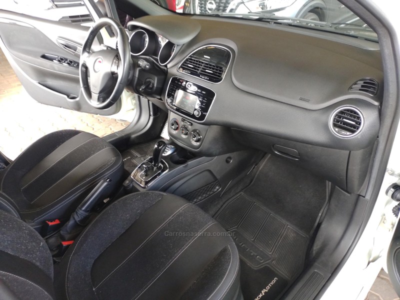 PUNTO 1.8 BLACKMOTION 16V FLEX 4P AUTOMATIZADO - 2017 - FARROUPILHA
