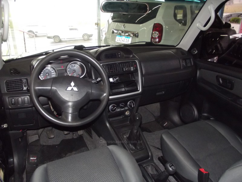 PAJERO TR4 2.0 4X4 16V 140CV FLEX 4P MANUAL - 2011 - FARROUPILHA