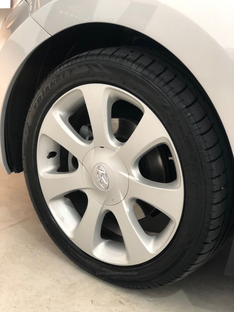 ELANTRA 1.8 GLS 16V FLEX AUTOMÁTICO - 2013 - NOVO HAMBURGO